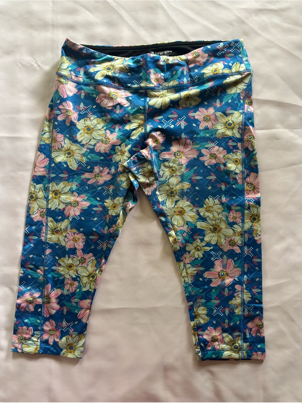 LuLaRoe Blue Floral Jade Activewear Crop Leggings